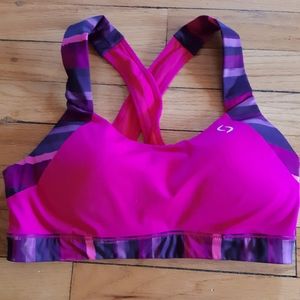 Brooks uplift crossback sports bra size small (32C/D)
